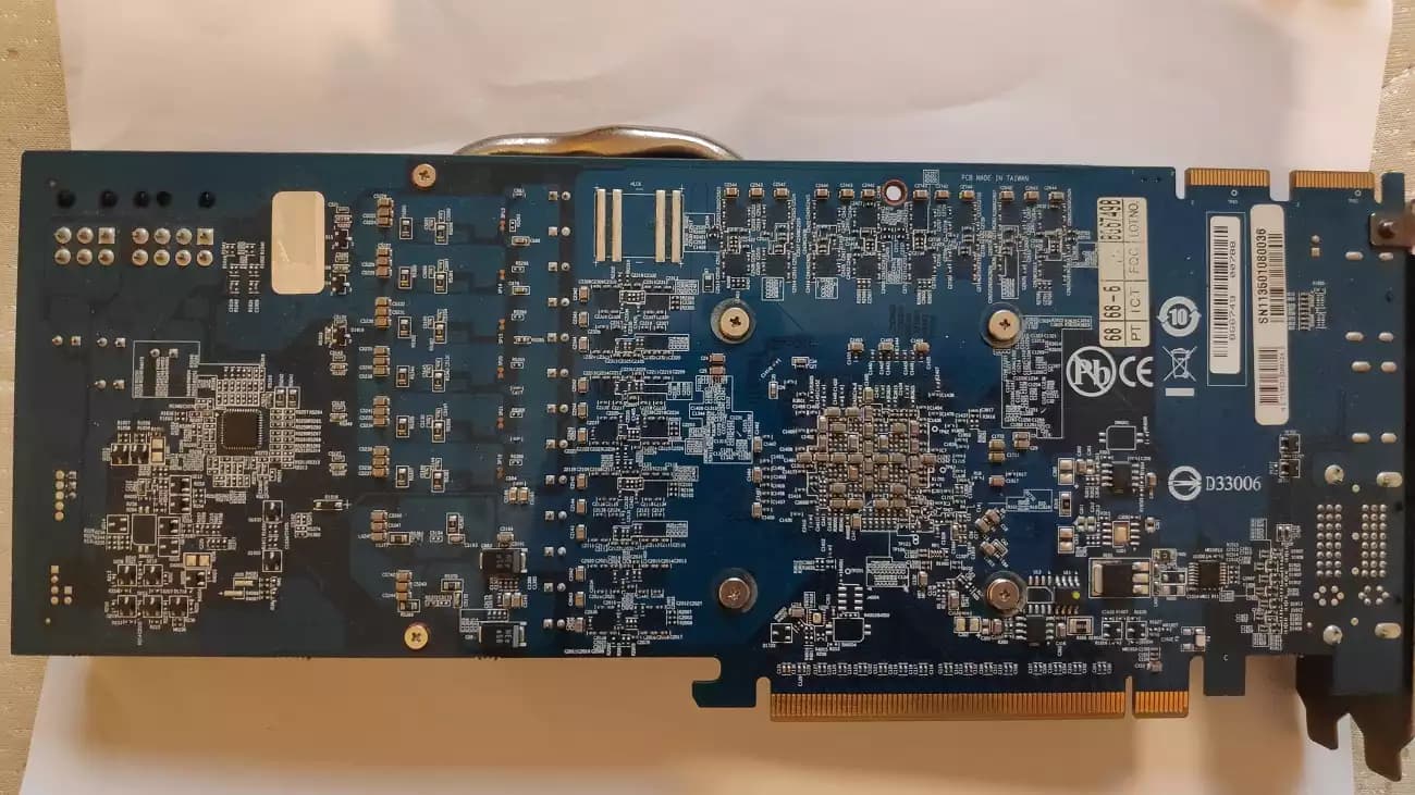 کارت گرافیک گیگابایت Gigabyte Radeon HD 6970 OC 2GB – کار کرده — تصویر ۶