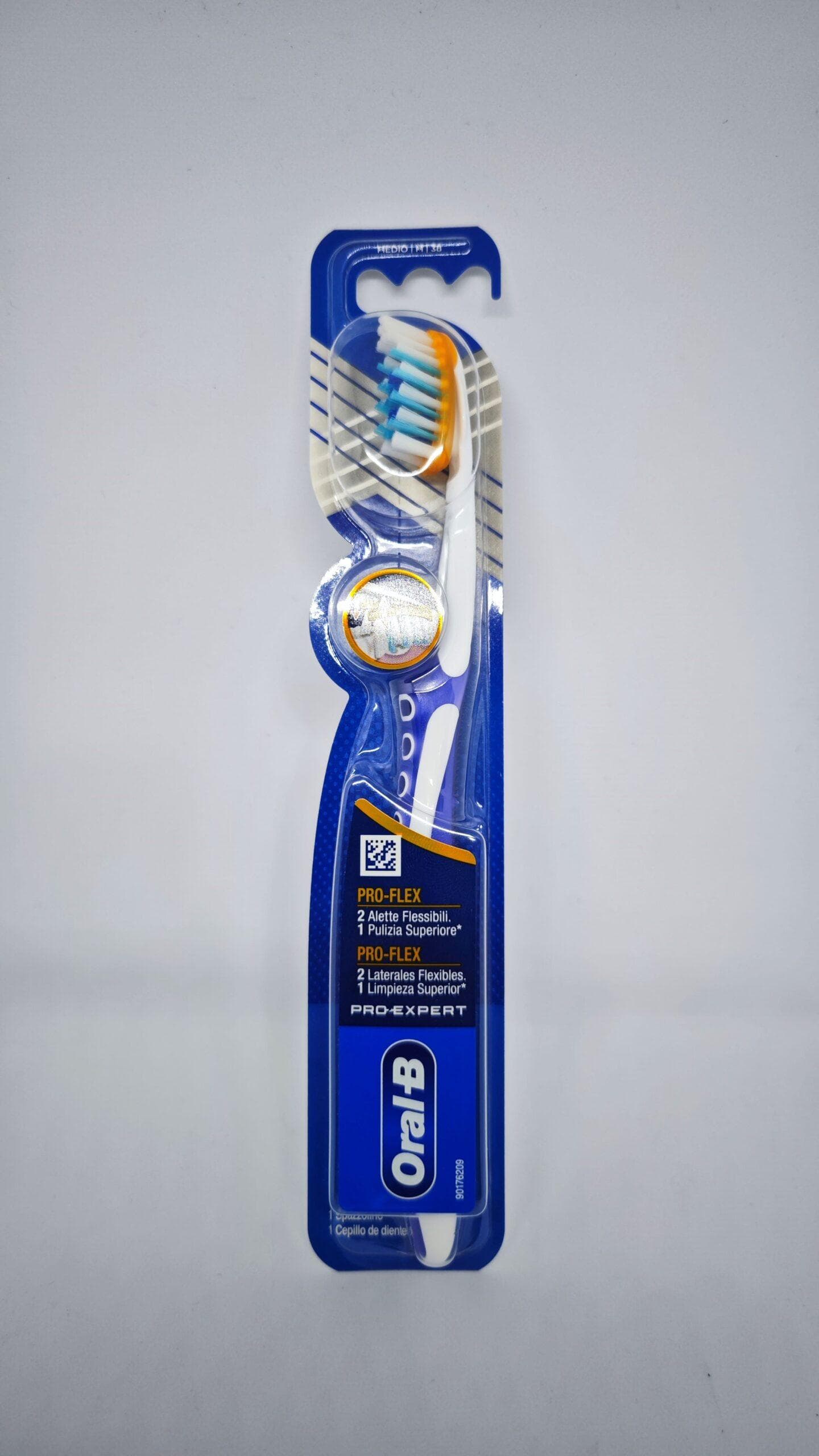 مسواک اورال بی ORAL-B مدل PRO-FLEX برس متوسط