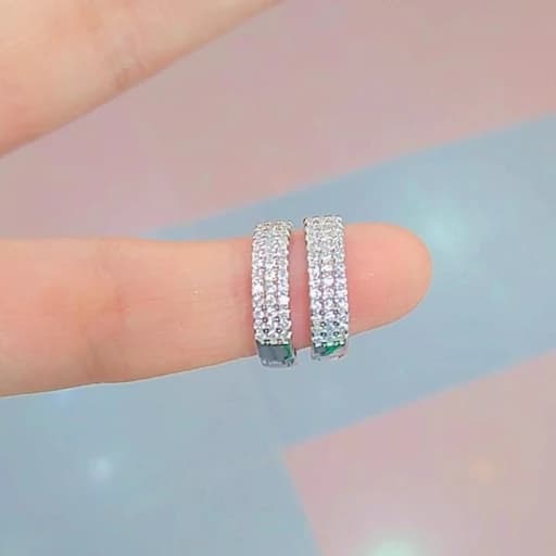 گوشواره نقره زنانه طرح حلقه ای سه ردیفه عیار 925با آبکاری طلا سفید — تصویر ۴