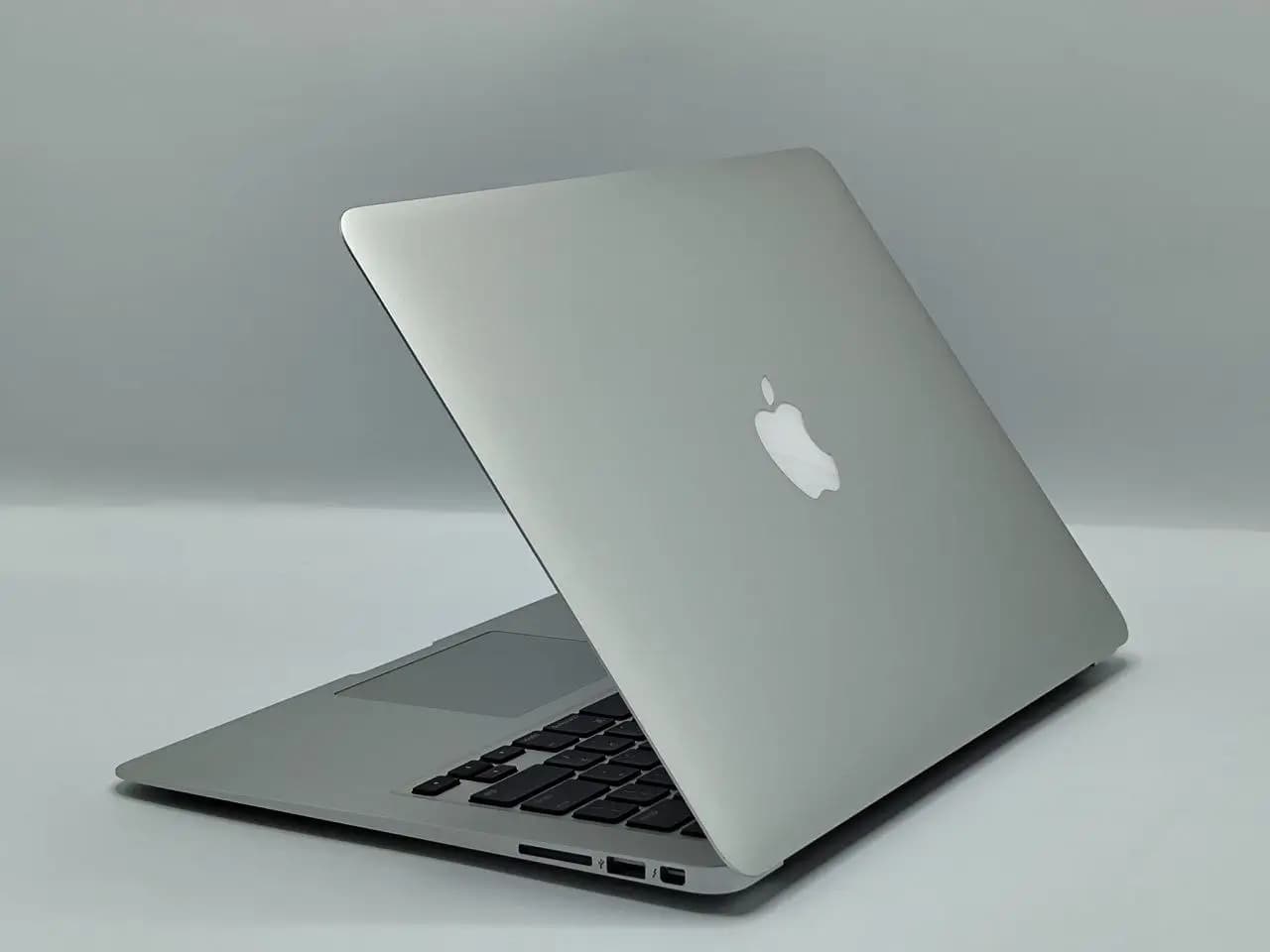 لپ تاپ استوک کارکرده 15 اینچی MacBook Air 2015 — تصویر ۹