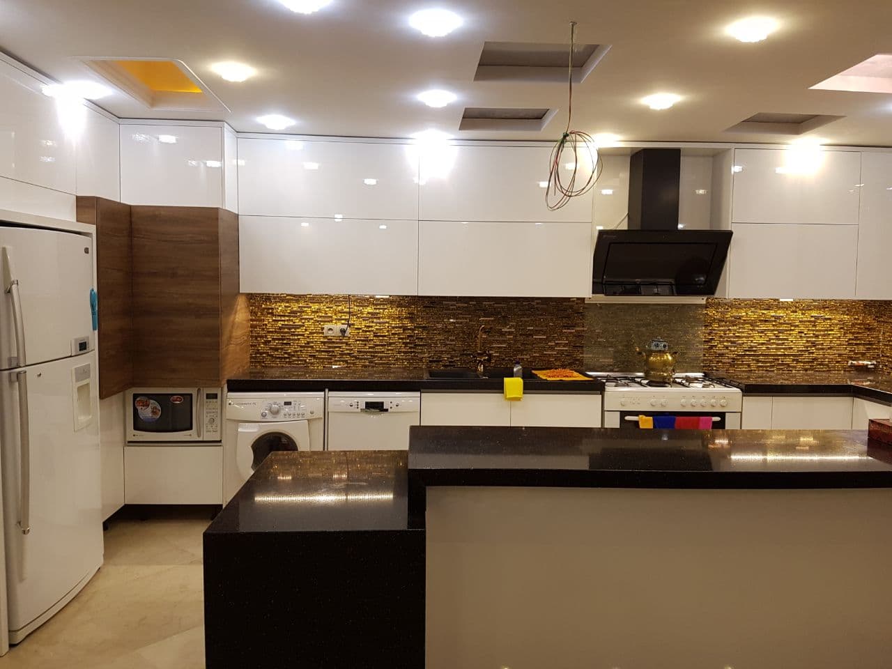 کاشی بین کابینتی پشت توری عسلی 30 سانتی کد 17160 — تصویر ۴