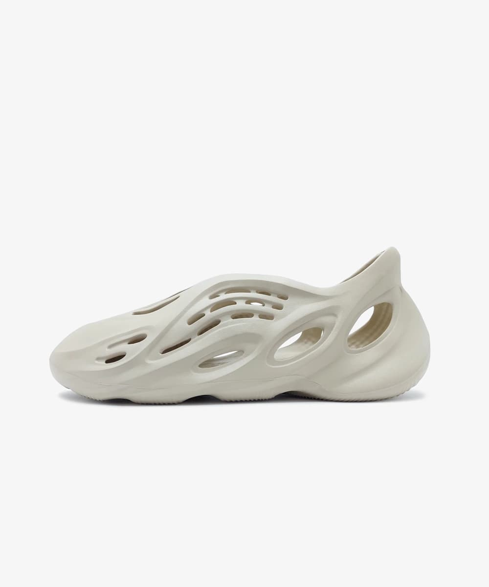 صندل آدیداس یزی فوم رانر Adidas Yeezy Foam Runner