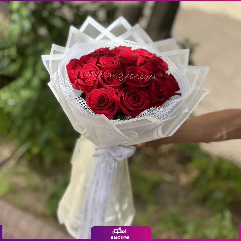 دسته گل رز کوچک