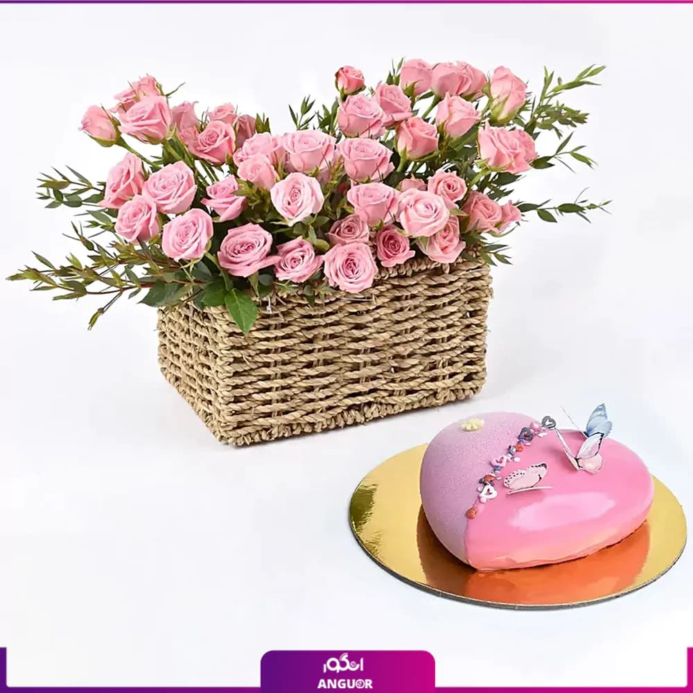 سبد گل رز مینیاتوری به همراه کیک قلبی