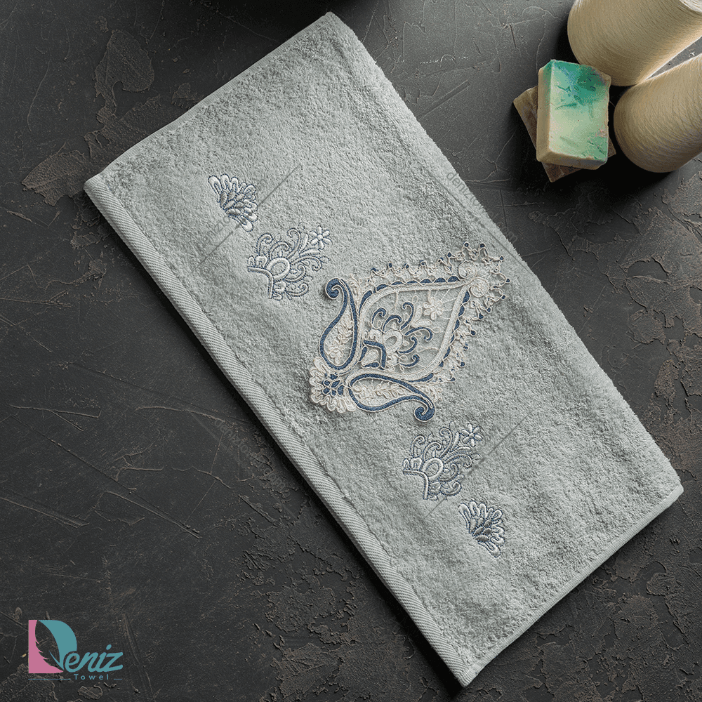 حوله دستی سرمه دوزی داماس رنگ طوسی سبز — تصویر ۳