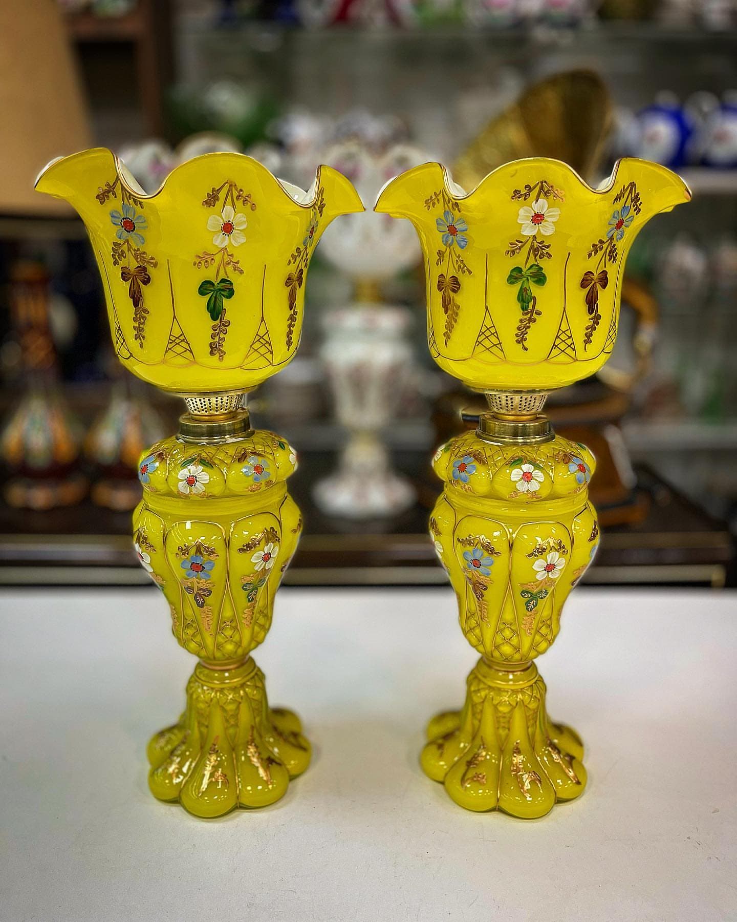 چراغ پافیلی زرد آنتیک و کم یاب — تصویر ۲