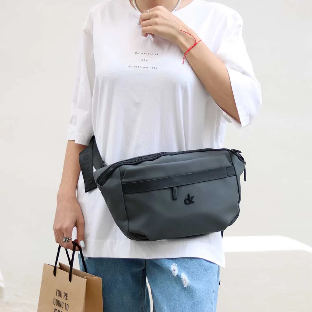 بادی بگ Calvin Klein مدل CK-3037 — تصویر ۵