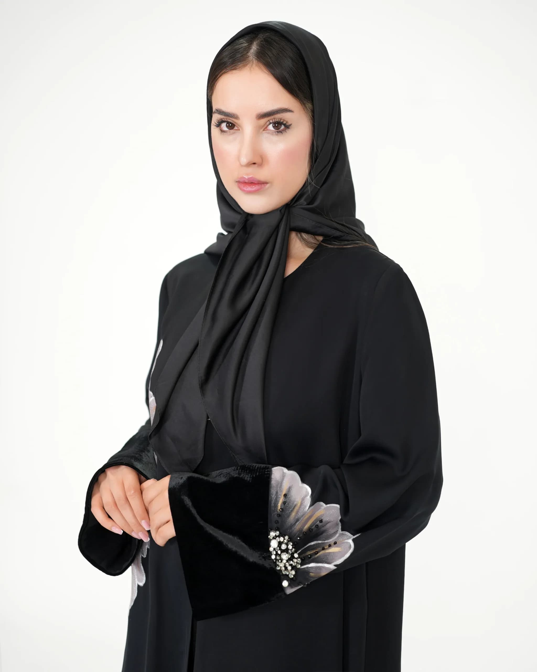 عبا با طرح گل سفید کد 1009 — تصویر ۶