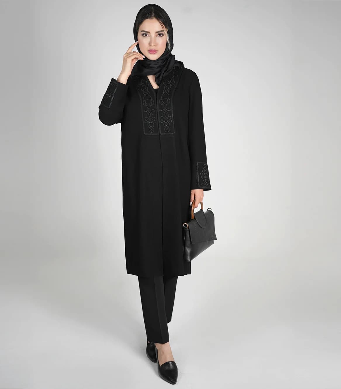 مانتو مشکی بلند کد 558 — تصویر ۹