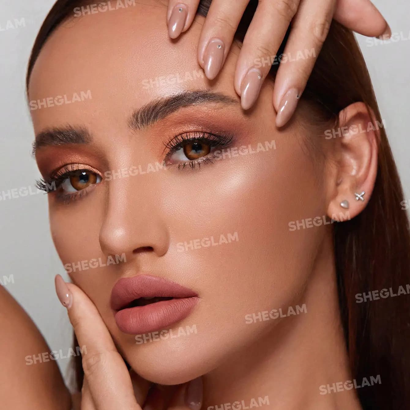 پالت سایه 9 رنگ Nude Beginnings شیگلم — تصویر ۱۱