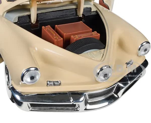 ماکت ماشین فلزی لاکی دایکست مدل 1948 Tucker Torpedo کرم — تصویر ۱۲