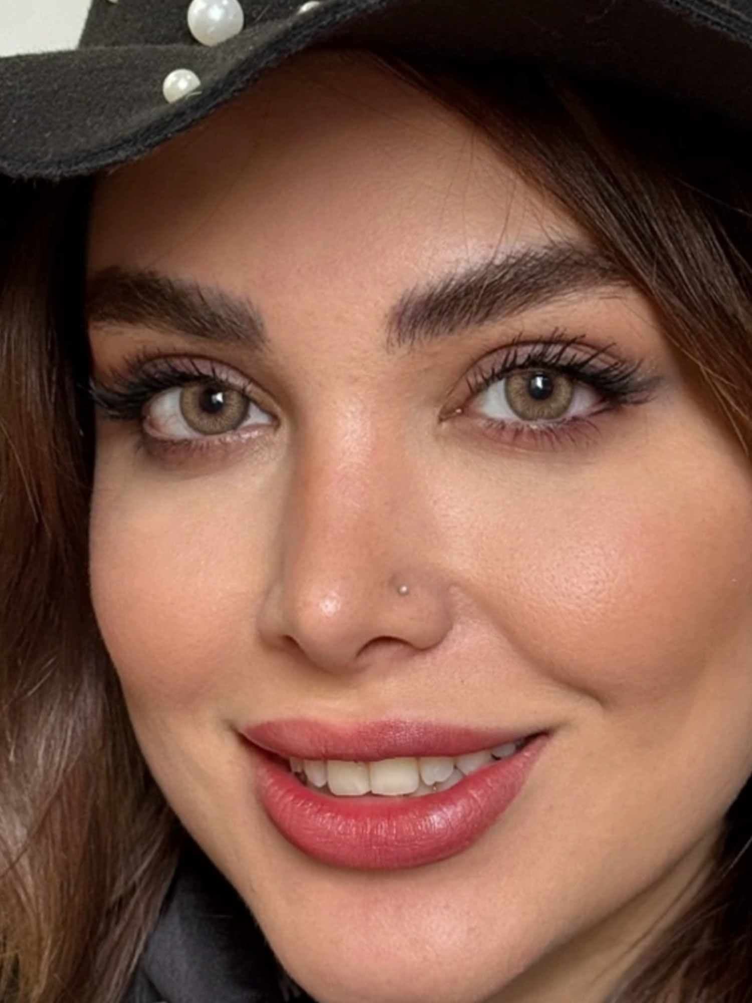 لنز طبی رنگی رز لیلی براون Lili Brown