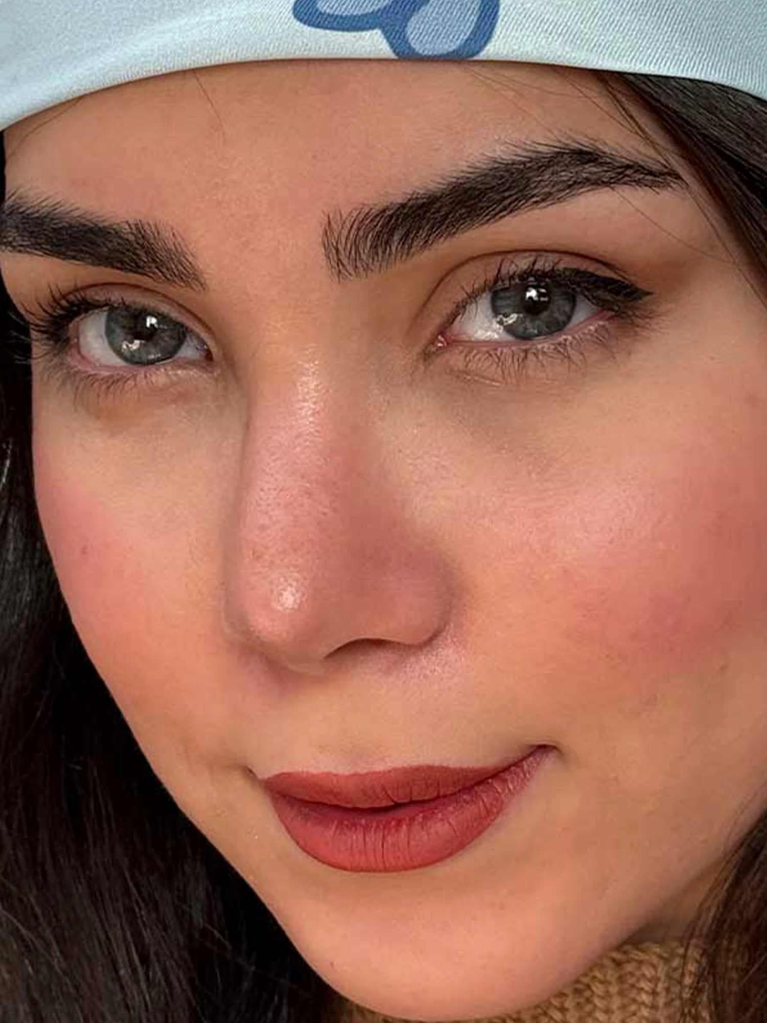 لنز زیبایی رنگی رز آلیس بلو Alice Blue — تصویر ۳