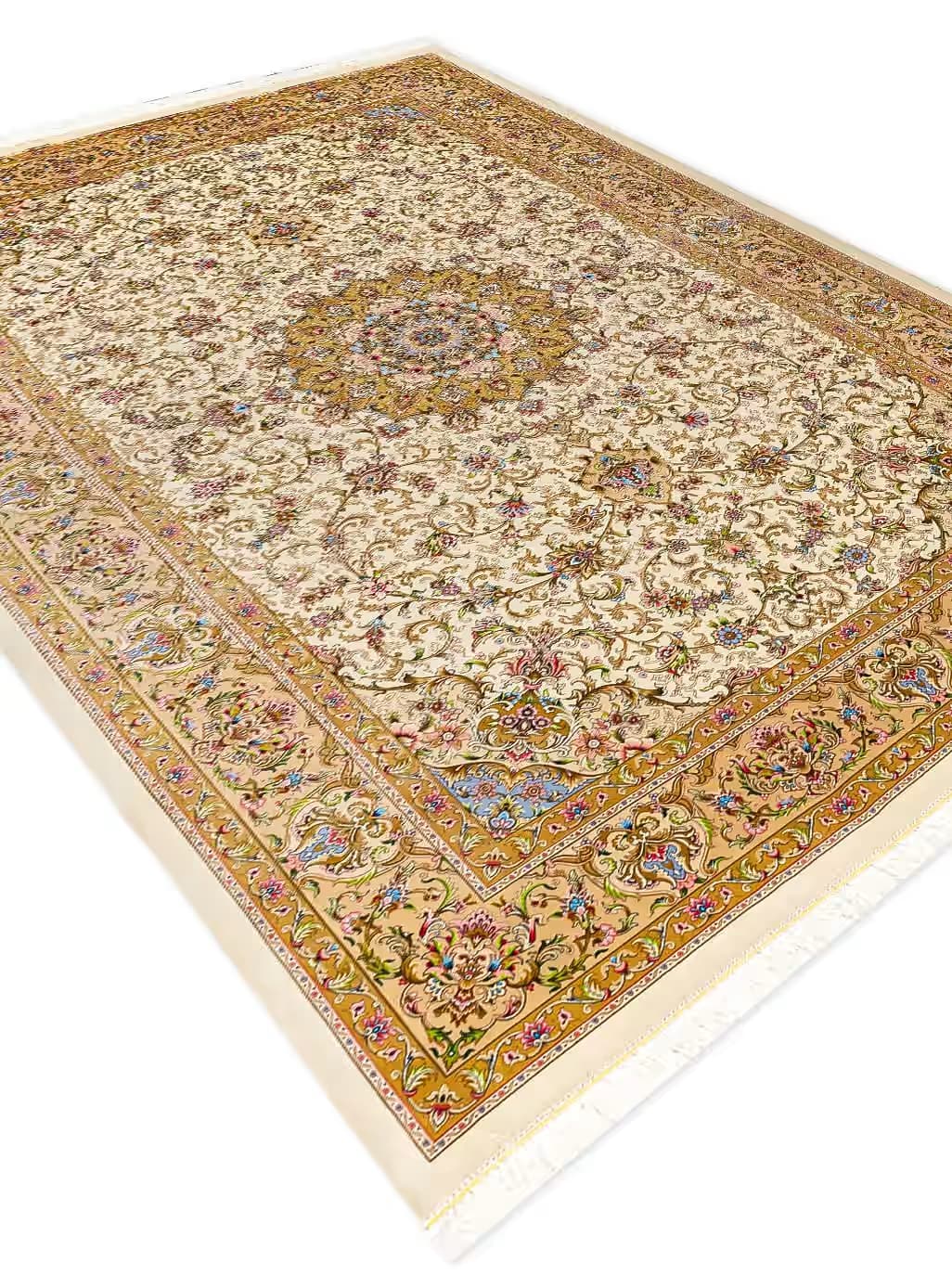 فرش ابریشم طرح ژینوس رنگ کرم 1700 شانه تراکم 5100 کد Q207