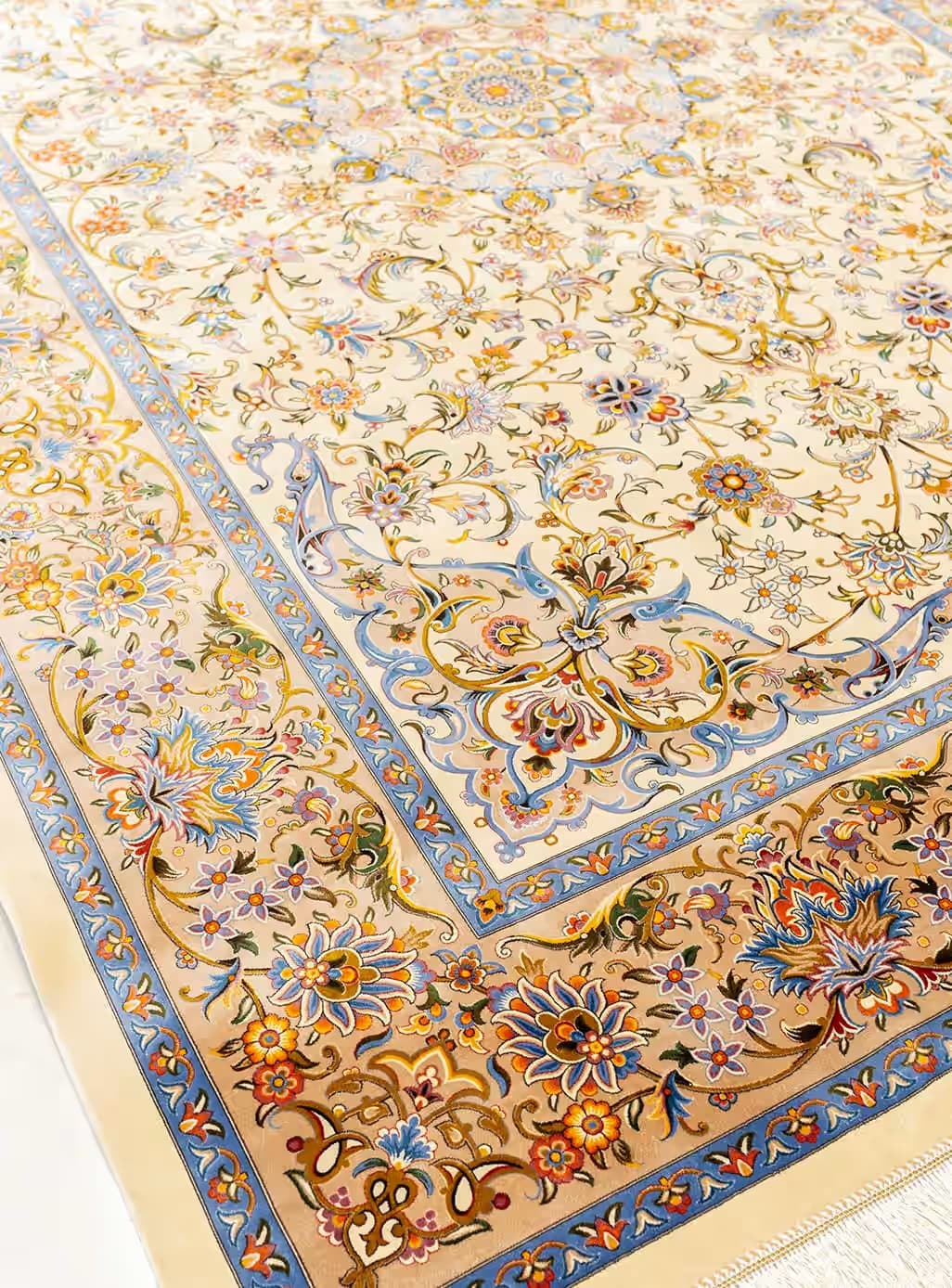 فرش ابریشم طرح ریحان کرم 1700 شانه تراکم 5100 کد v588 — تصویر ۵