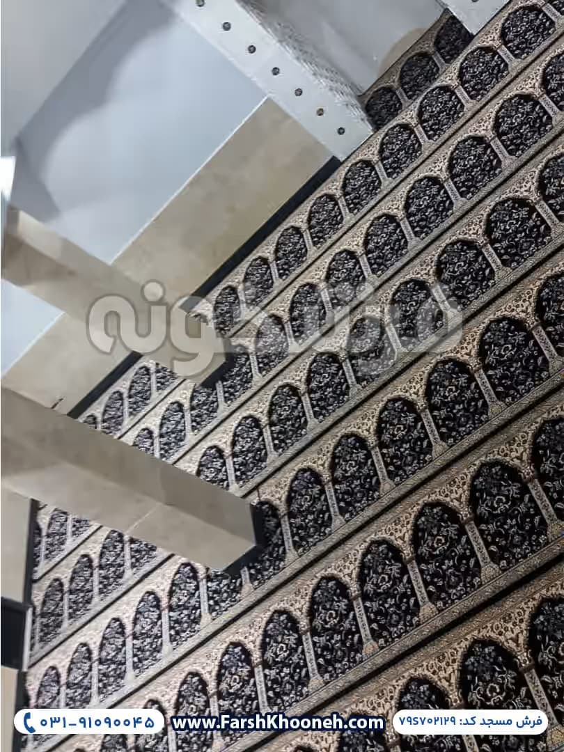 فرش سجاده ای طرح محرابی رنگ سرمه ای 700 شانه کد 702129 — تصویر ۴