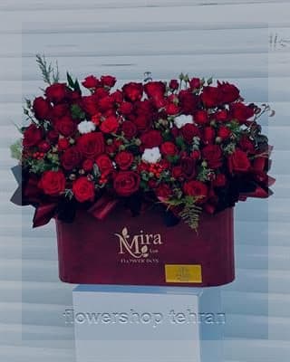 سفارش اینترنتی گل رز برای ولنتاین با بستهبندی هدیهای و چشمنواز