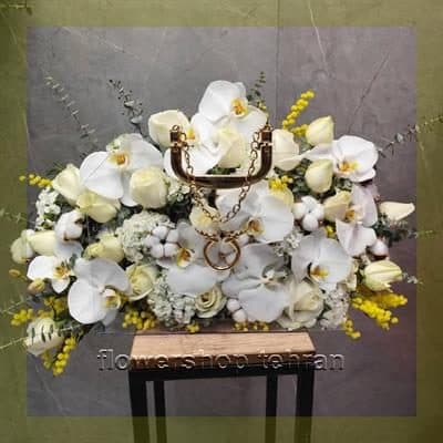 ترکیب جذاب گل لیراتا بزرگ برای هدیه، دکور یا میز پذیرش