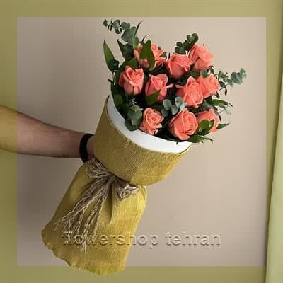 دسته گل بنفش عروس با قیمت مناسب و کیفیت حرفه‌ای