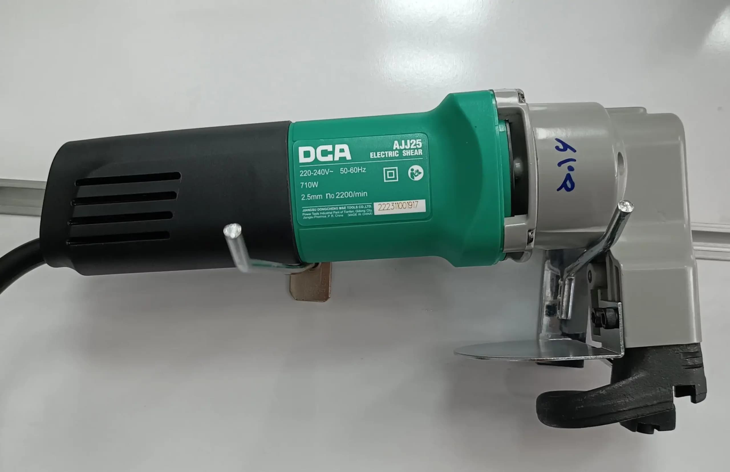 قیچی ورق بر دی سی ای مدل DCA AJJ25 — تصویر ۳