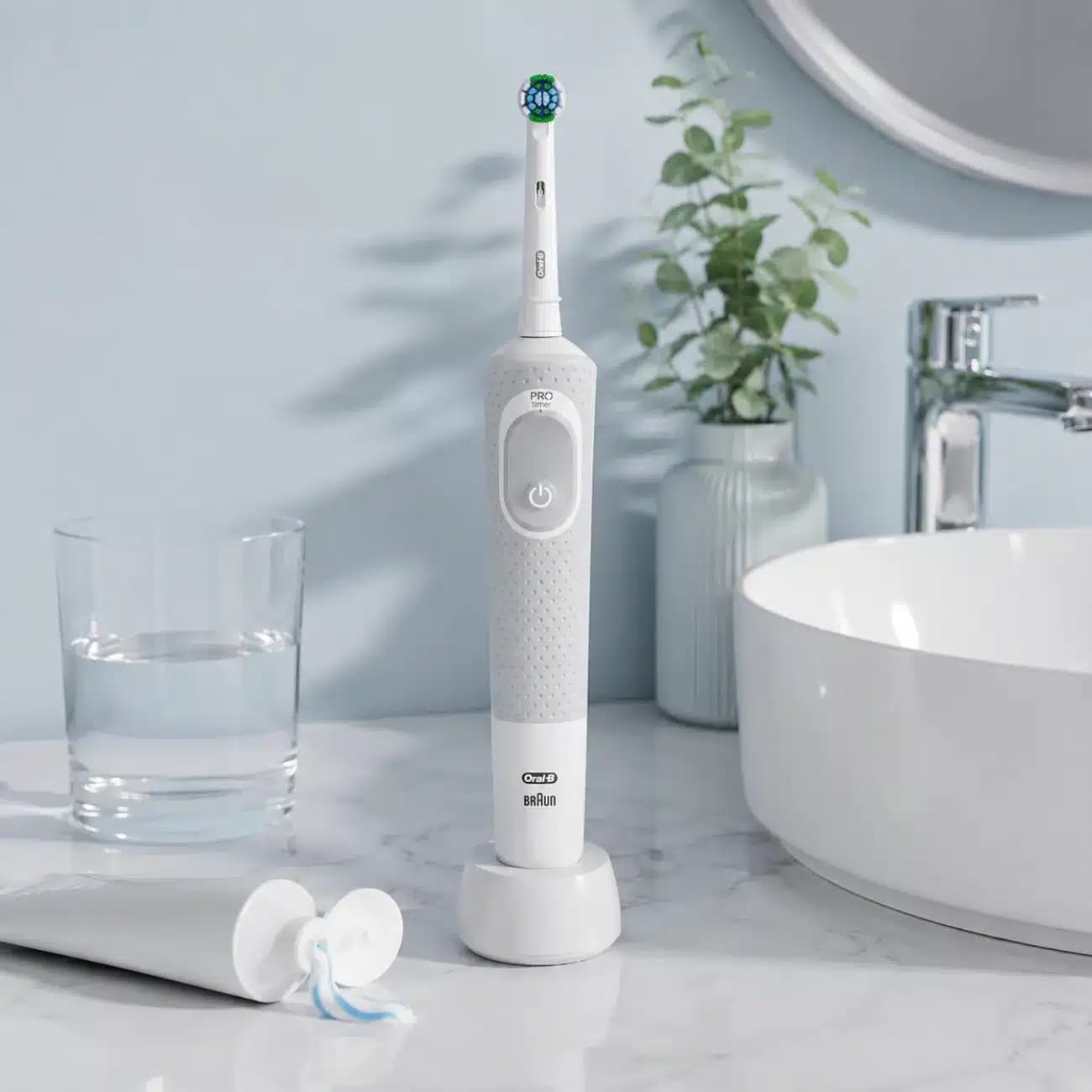 مسواک برقی شارژی اورال بی Oral-B مدل Vitality Precision Clean — تصویر ۷