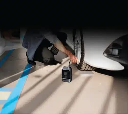 جامپ استارتر، پمپ باد و پاوربانک 10000 میلیآمپرساعت پاورولوژی مدل Powerology InflateBoost 4-in-1 Jump Starter & Air Compressor — تصویر ۶
