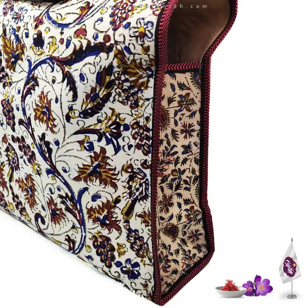 کیف هدیه قلمکار با دسته سایز 45*35 سانتیمتر — تصویر ۷