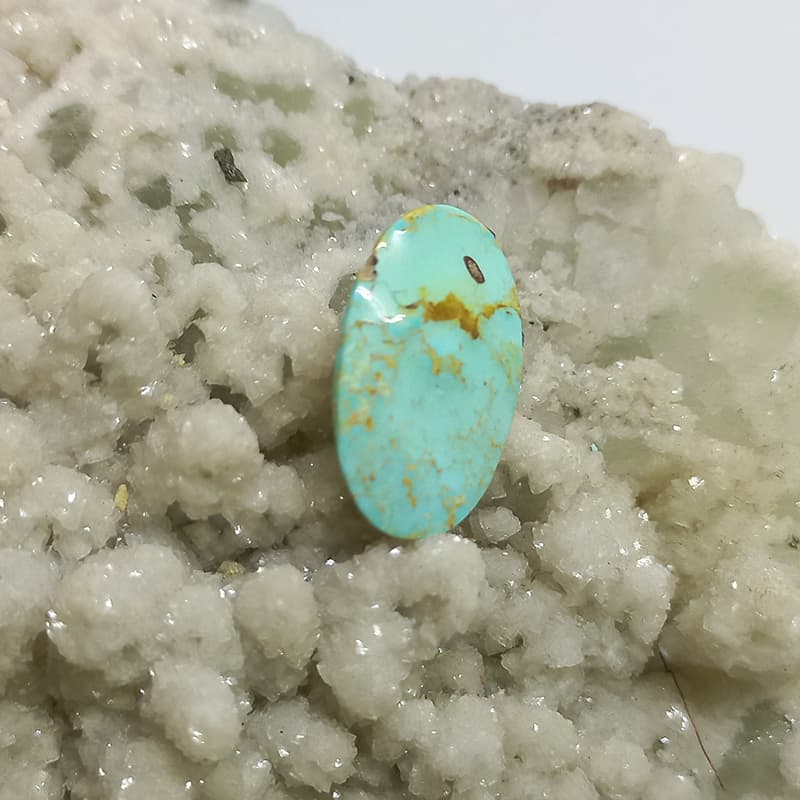 سنگ فیروزه رگه طلایی (کد 6044)
