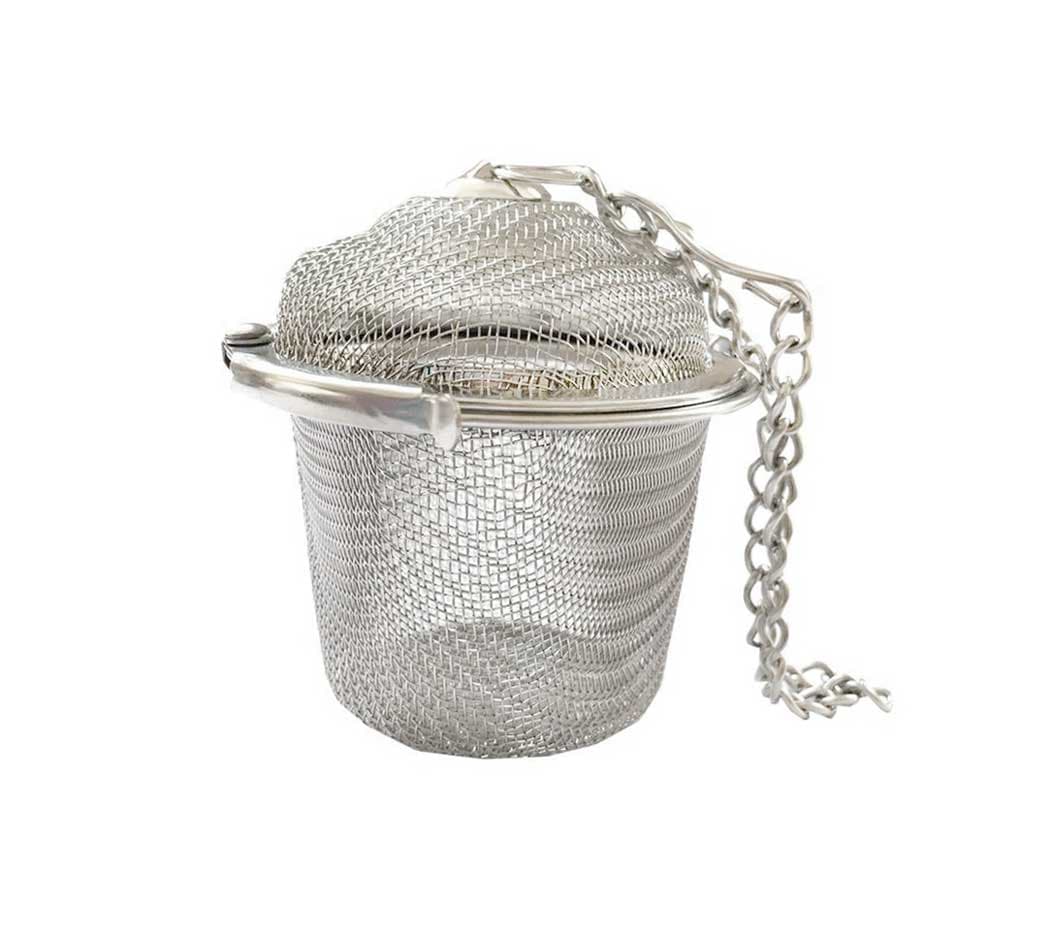 صافی چای و دمنوش داخل قوری زنجیردار