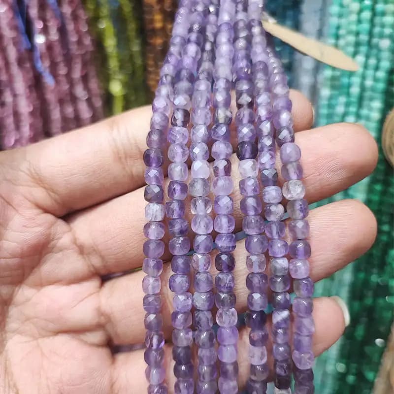ریسه سنگ آمیتیست مکعبی سایز ۴ تراش کد13269 — تصویر ۳