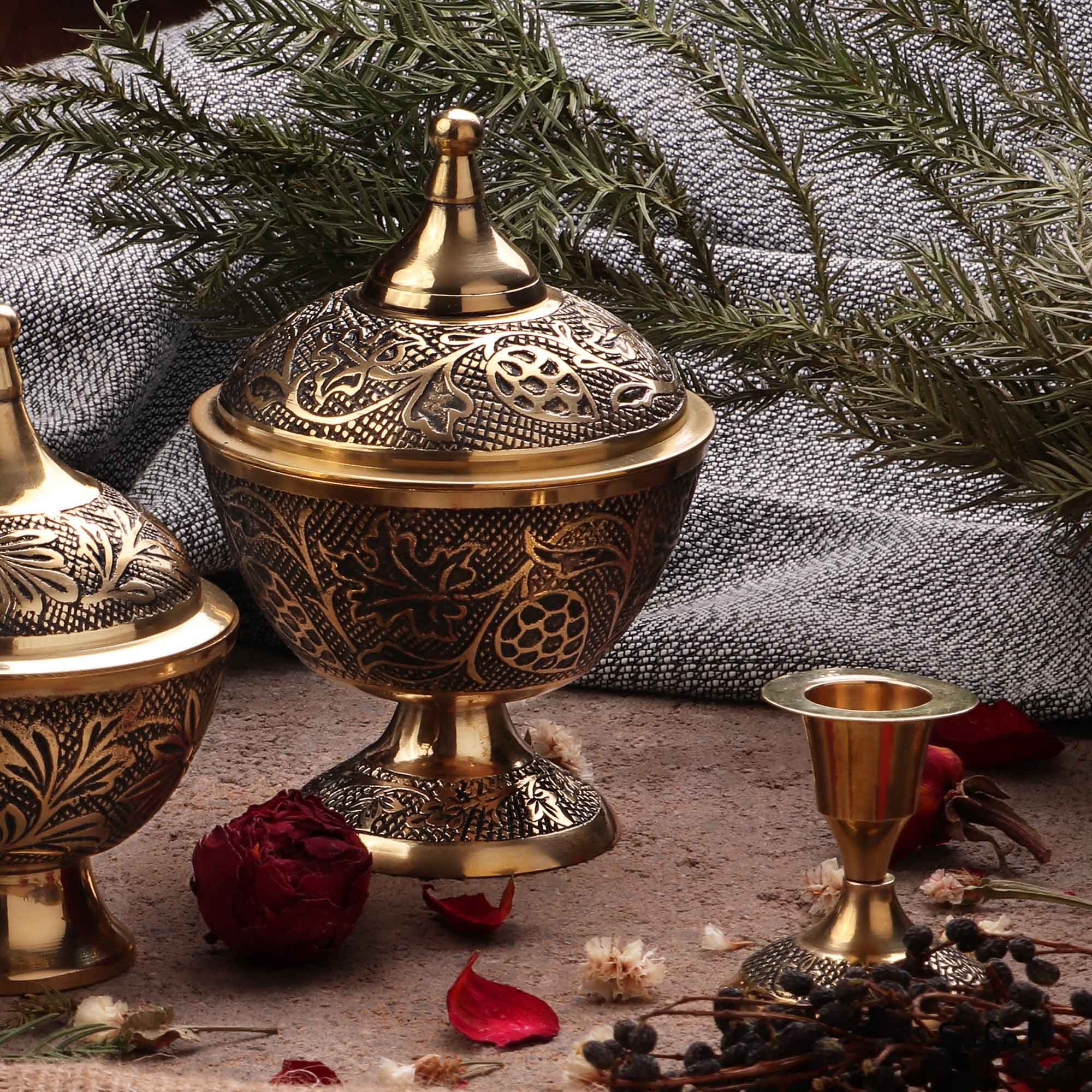 قندان پایه دار برنجی طلایی مدل بلک بری — تصویر ۶