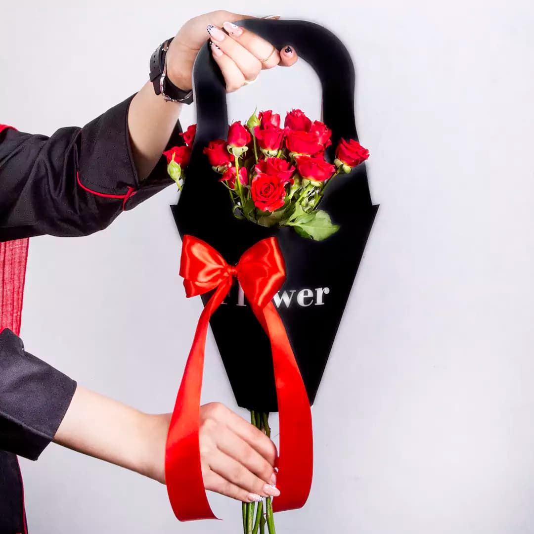 دسته گل رز مینیاتوری قرمز کد 19226 |باختر — تصویر ۲