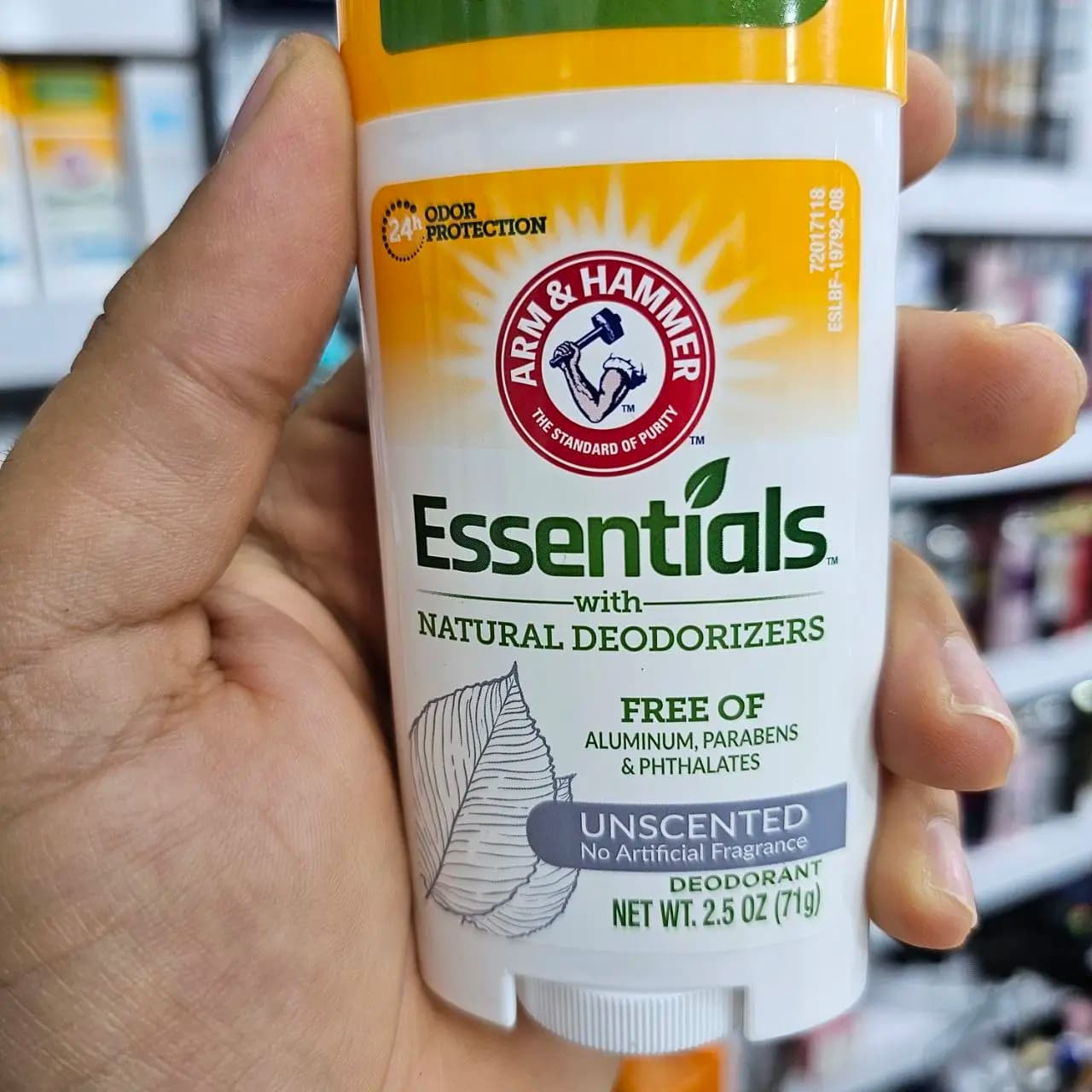 مام استیک ضد تعریق ژله ای آرم اند هامر اسنشیال بدون بو 71 گرمی ARM & HAMMER Essentials Deodorant Unscented Stick — تصویر ۱۲