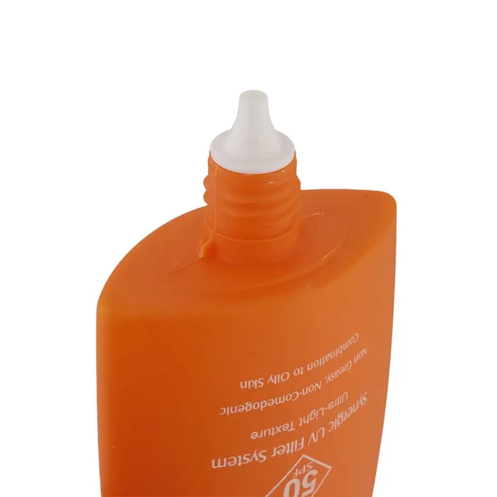 فلویید ضد آفتاب فاقد چربی بی رنگ الارو وت فورس SPF 50 — تصویر ۹