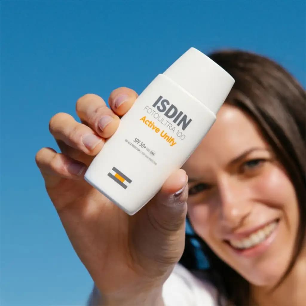 ضد آفتاب اکتیو یونیفای بی رنگ ایزدین ISDIN Active Unify — تصویر ۳