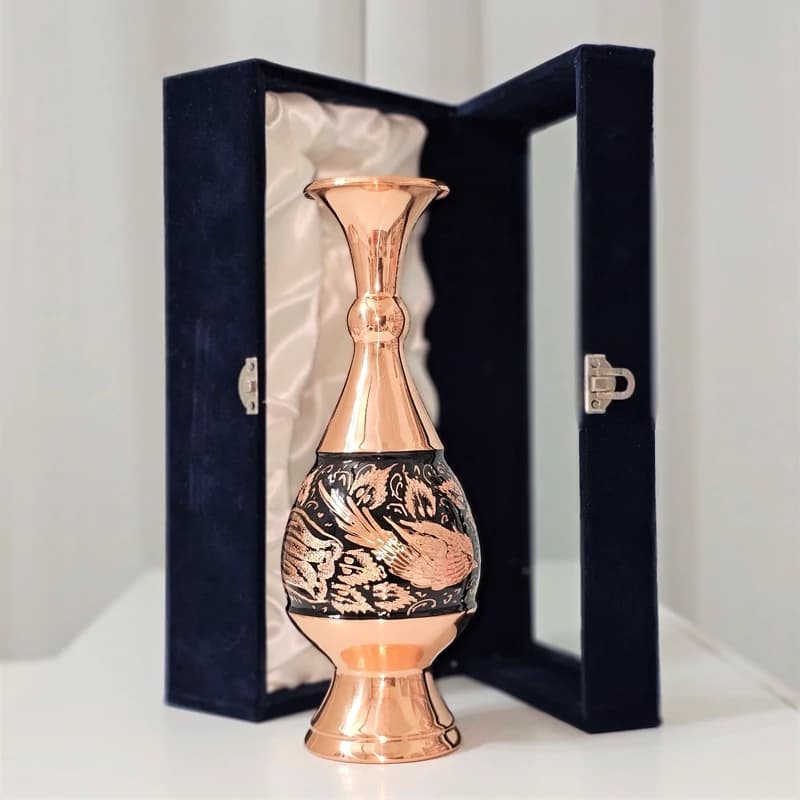 گلدان مسی مدل الماس تراش ارتفاع 25سانت به همراه جعبه فانتزی — تصویر ۳