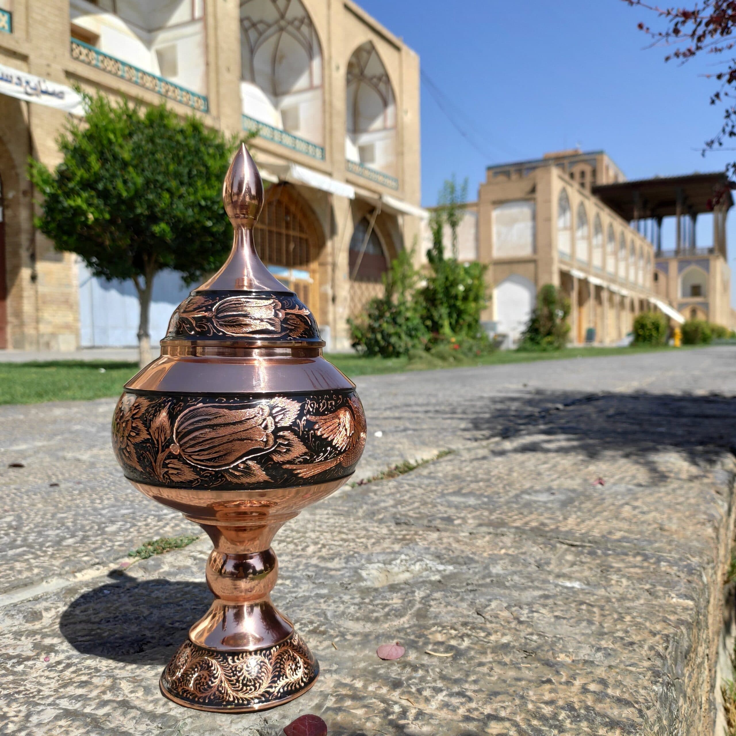 ست گلدان و شکلات خوری مسی مدل الماس تراش ارتفاع 30 — تصویر ۸