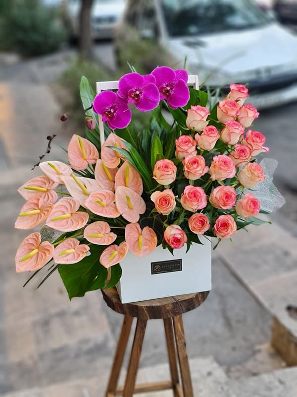 باکس گل لاکچری کد 598 – گل فروشی آنلاین رزگاردن