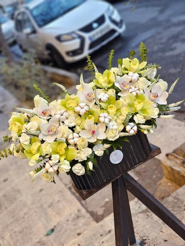 باکس گل تسلیت لاکچری کد 772 – گل فروشی آنلاین رزگاردن — تصویر ۱۱