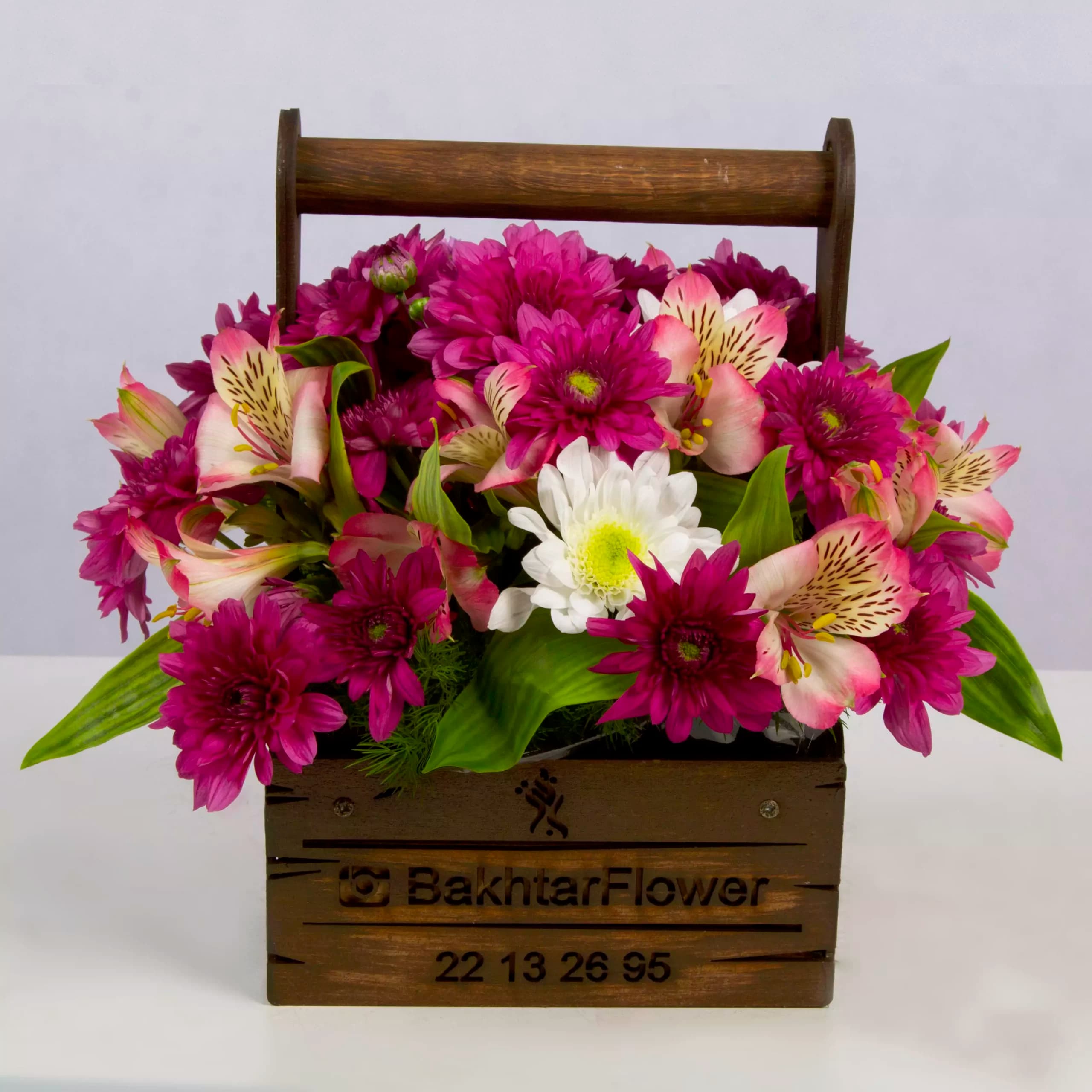 باکس گل چوبی با گل داوودی – کد 2410