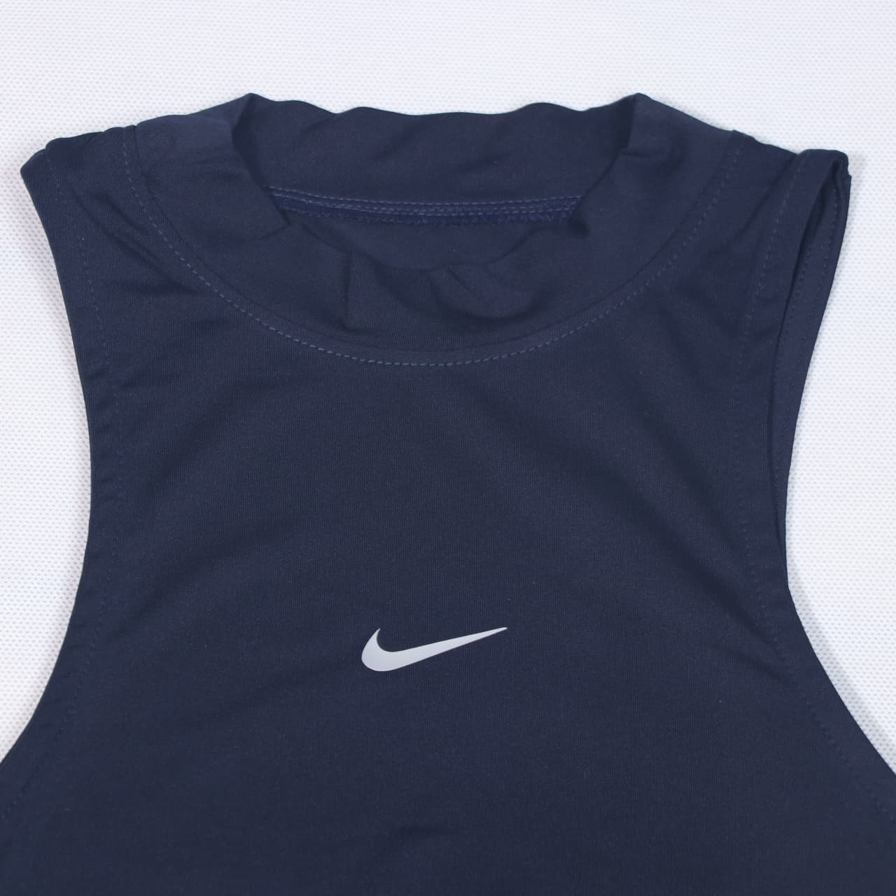 تاپ یقه 3 سانت Nike — تصویر ۵