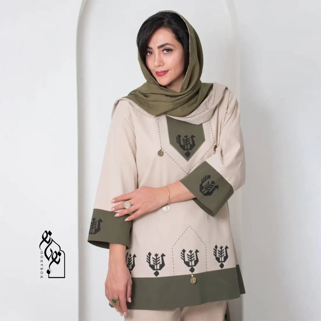 مانتو لینن زنانه نچرال طرح توکا کد 23378 — تصویر ۲