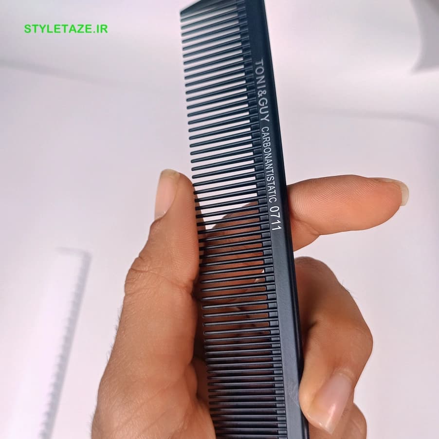 شانه دو دندانه سایز متوسط برند تونی اند گای ضد حرارت و ضد الکتریسیته با مقاومت و طراحی یکنواخت | TONI & GUY 0713 — تصویر ۶