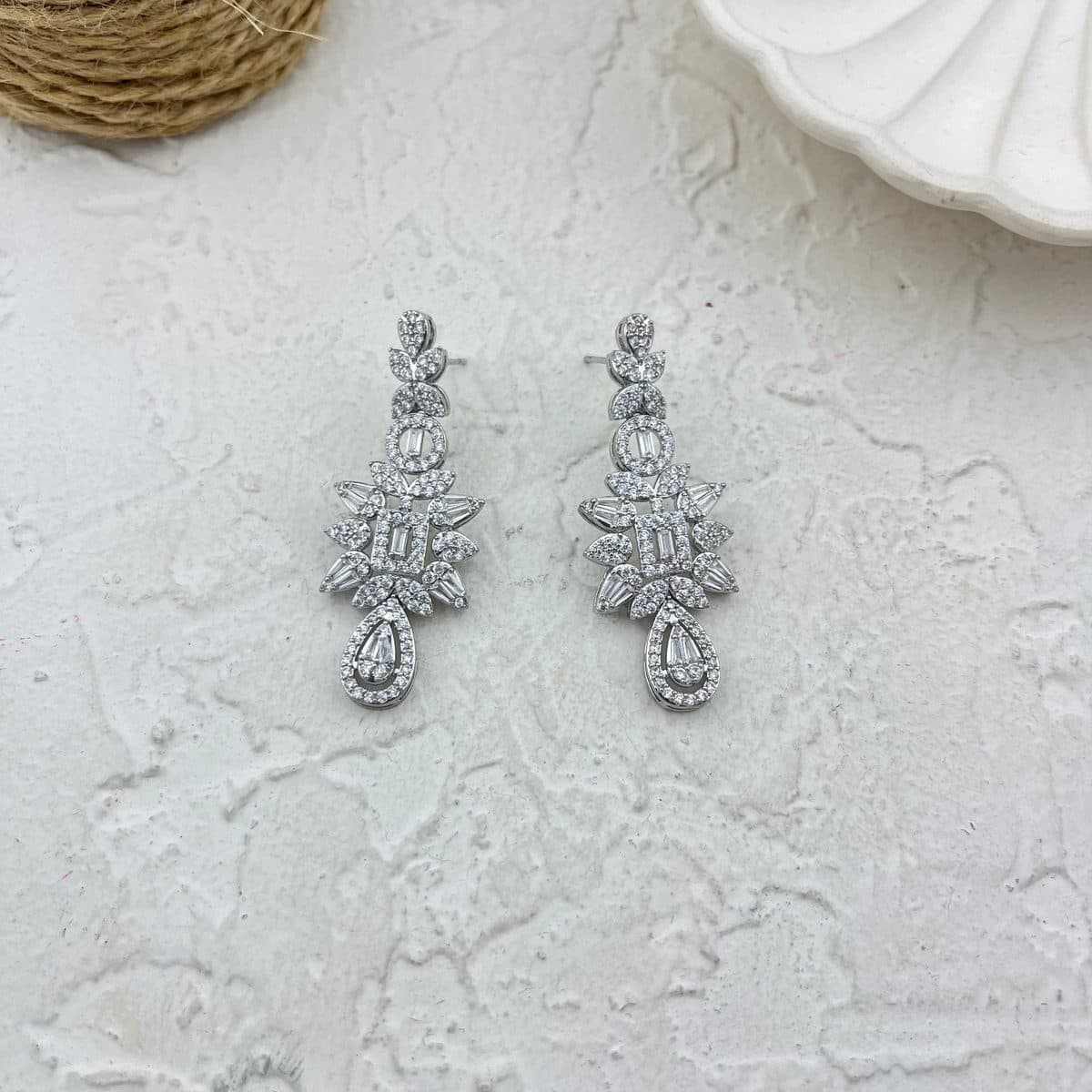 گوشواره زنانه مدل جواهری کد E5912 — تصویر ۳