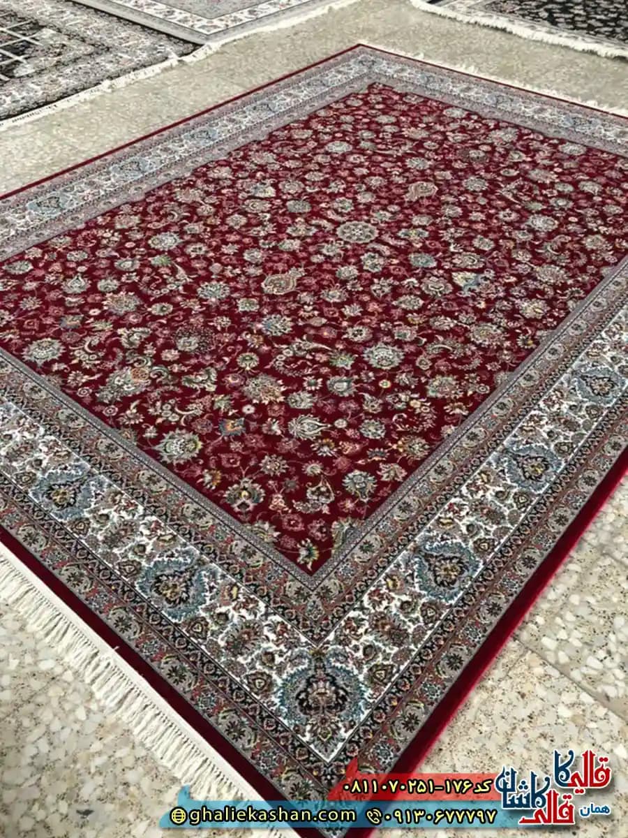 فرش کلاسیک 700 شانه طرح افشان گلریز رنگ قرمز لاکی کاشان