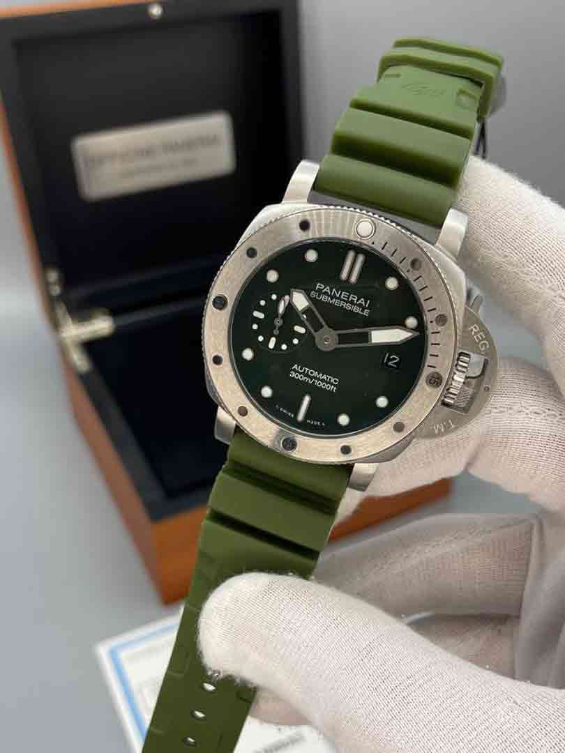 ساعت پنرای Submersible مردانه اتوماتیک قاب نقره ای بند سبز صفحه سبز Panerai-2024-SABZ
