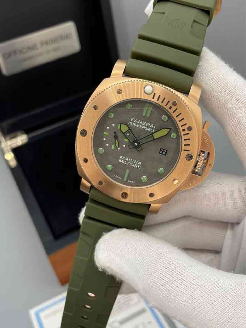 ساعت پنرای Submersible مردانه اتوماتیک قاب رزگلد بند رابر سبز صفحه خاکستریPanerai-2024-balck