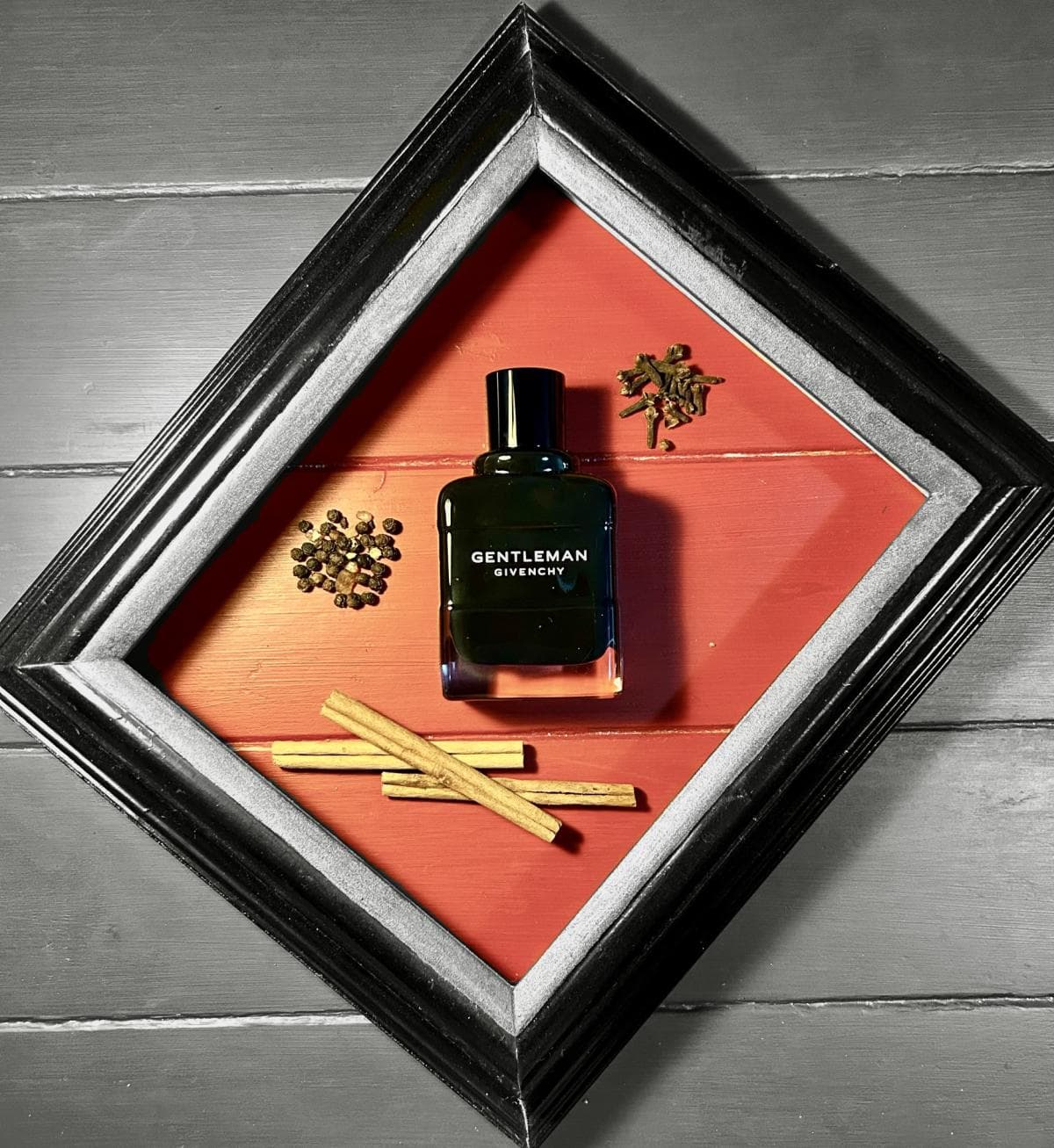 عطر ادکلن جیوانچی جنتلمن ادو پرفیوم اصل | Givenchy Gentleman Eau de Parfum 100 ml — تصویر ۱۰