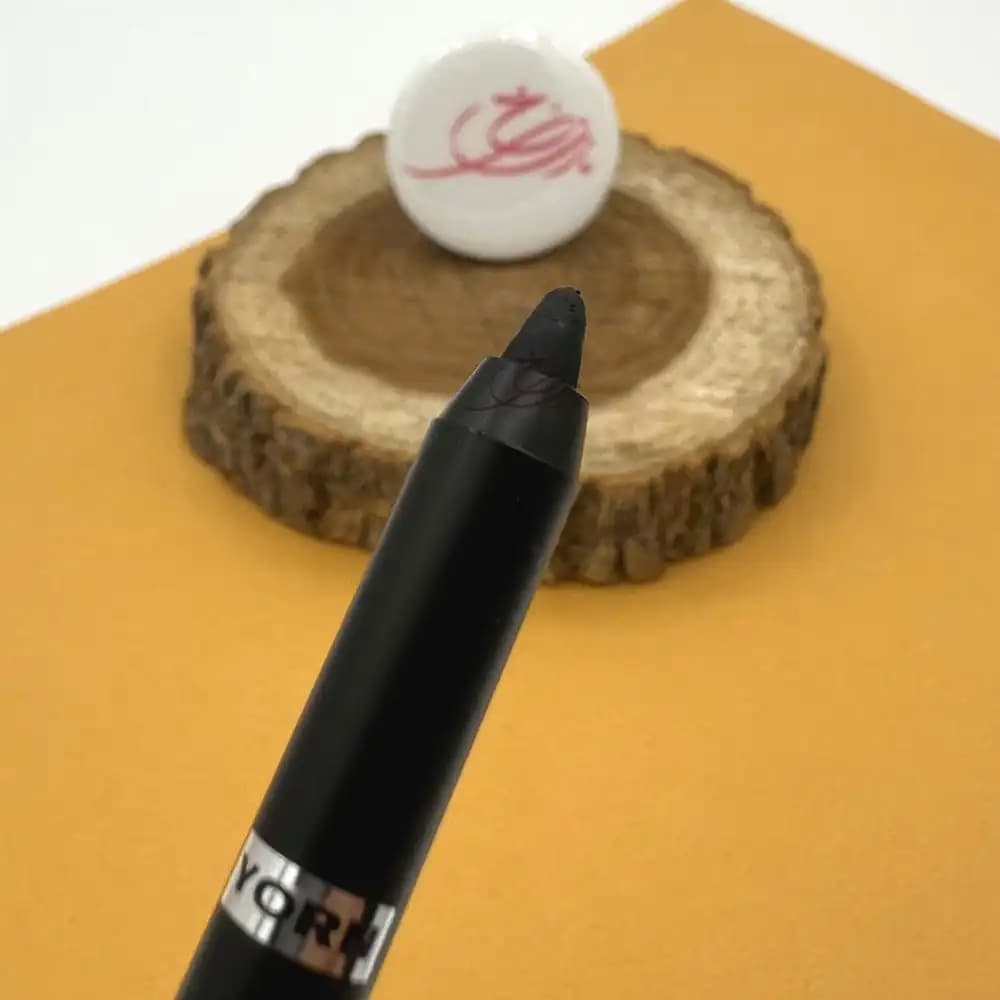 مداد چشم یورن Yorn ضد آب مدل Carbon Black (مداد سرمه یورن) — تصویر ۳
