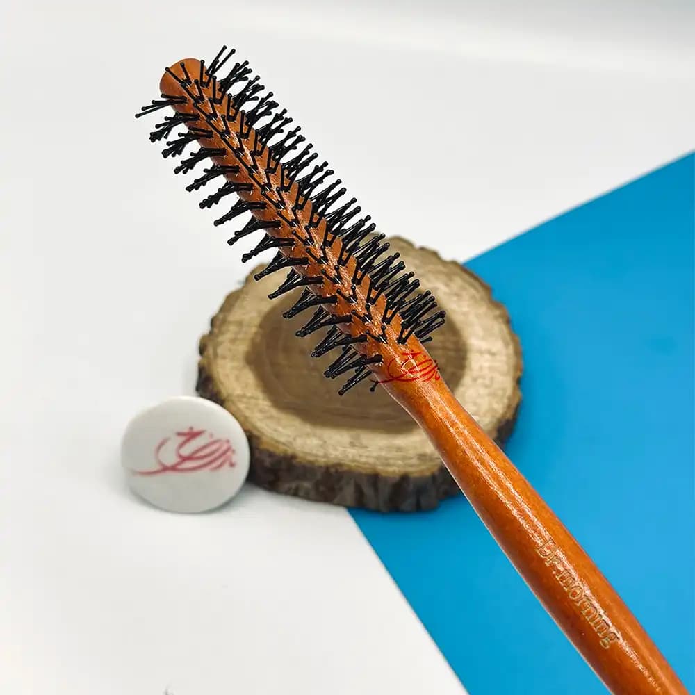 برس گرد دسته چوبی سایز کوچک دکتر مورنینگ — تصویر ۳